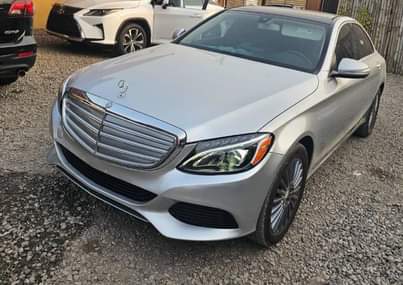 A picture of Awoooooooof Super sharp Toks 2015 Mercedes Benz C300 Premium Edition