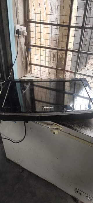 A picture of Tv samsung nch 32