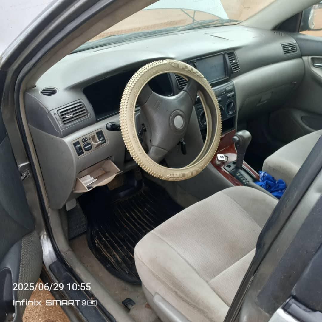 A picture of 2004 Toyota corolla