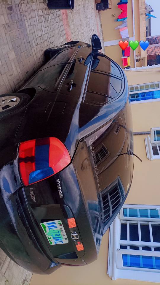 A picture of Hyundai accent 09_2 500000