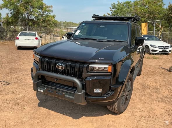 A picture of DAMAGED TOYOTA LAND CRUISER PRADO READY TO BE IMPORTED UGX