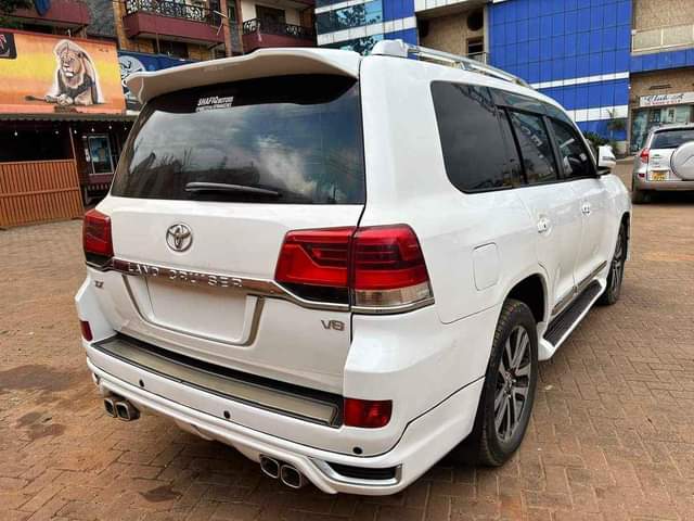 A picture of Land Cruiser V8 ZX UAN 85M