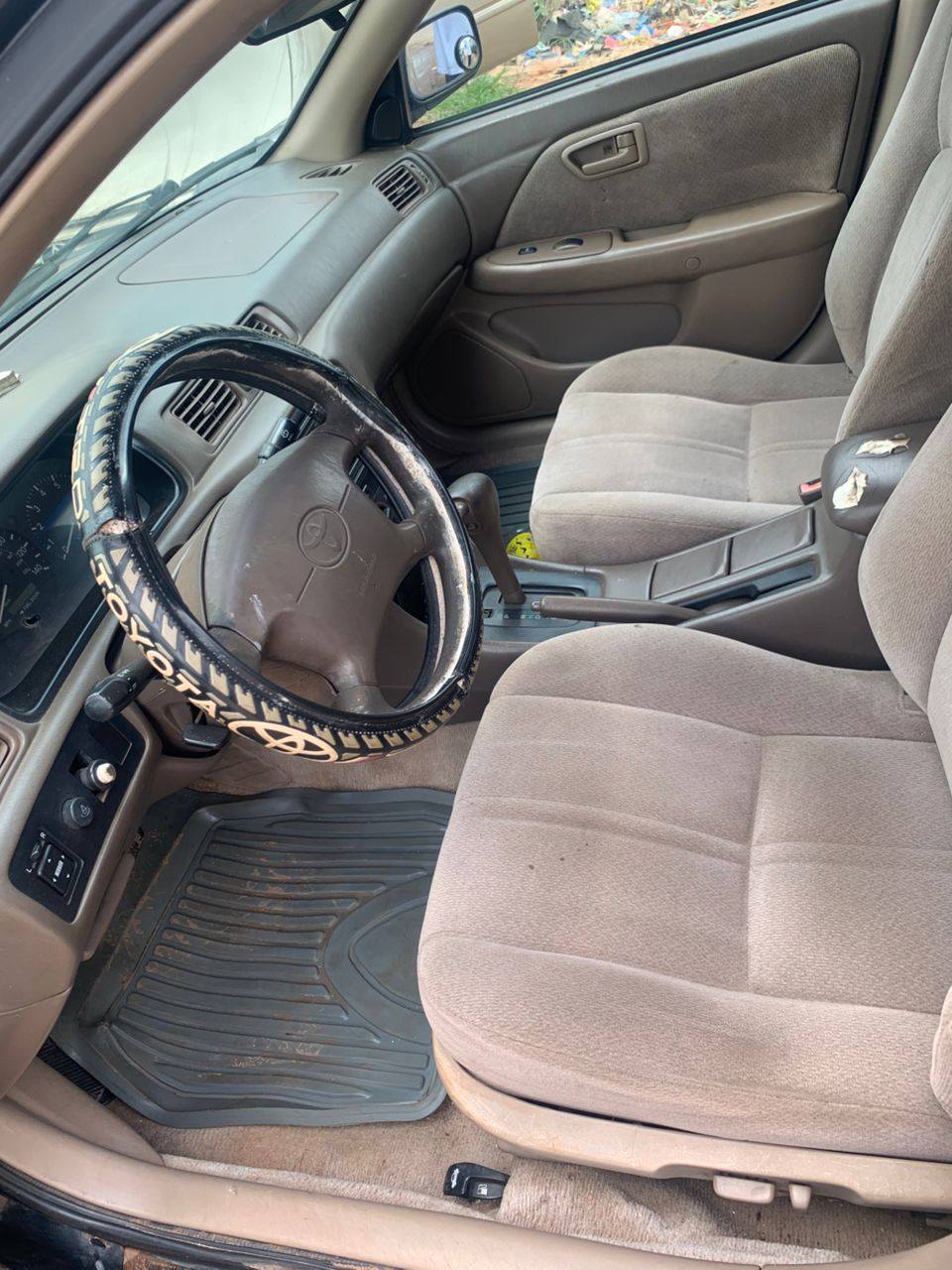 A picture of Toyota Camry 2.2 2.5M settlement 200k