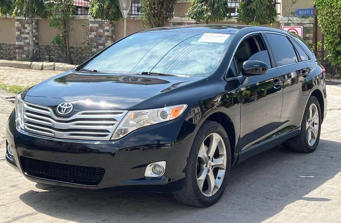 A picture of DEALERS DEAL TOKS VENZA 2010 PANO KEY V6 14 2M