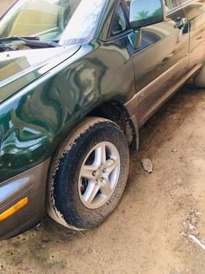 A picture of RX300 100 toks with zero fault Tyres 100 ok Gear