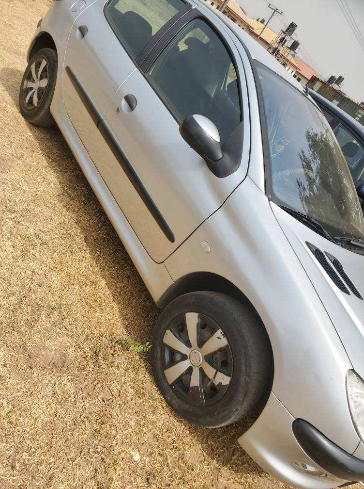 A picture of Peugeot 206 2004 model automatic drive foreign use