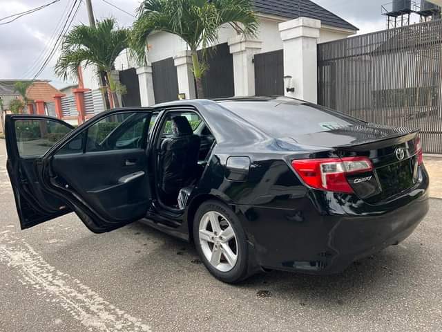 A picture of Toyota Camry Special Edition 4plugs 2014 Registered Super Clean and