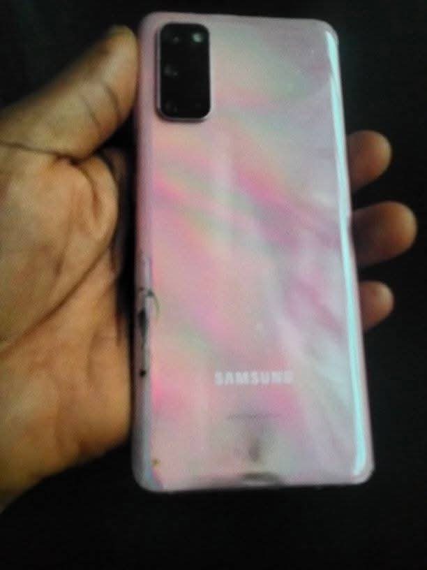 A picture of Samsung S20 5g
