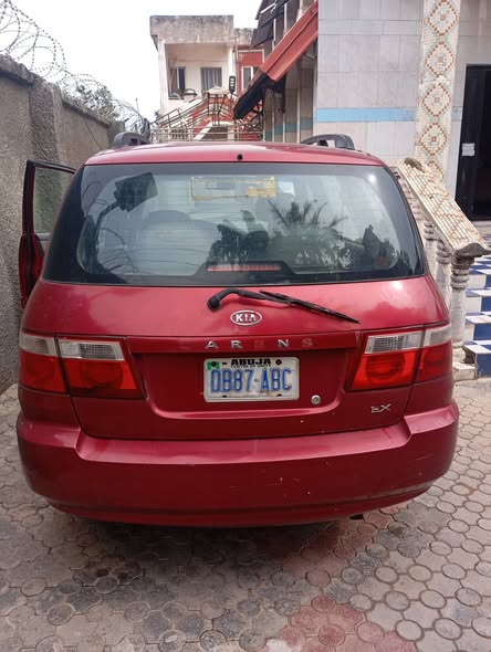 A picture of Kia Carens