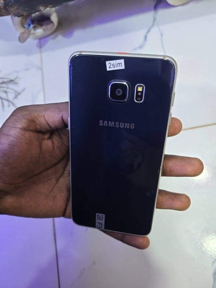 A picture of S6 edge