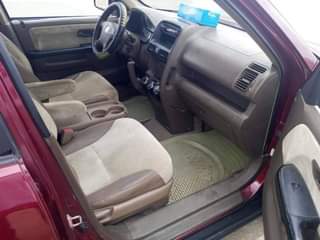 A picture of Distress sale. Honda CRV 04 model.