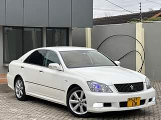 A picture of Toyota Crown Athlete on sale ECB gari ni mpya sanaaaaaaa