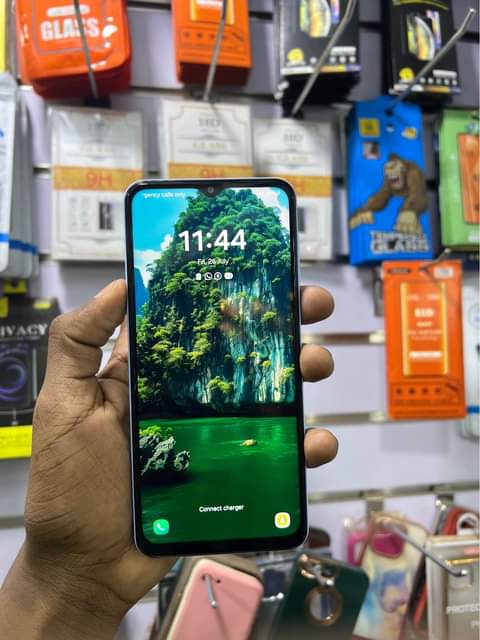 A picture of Samsung A23 128gb