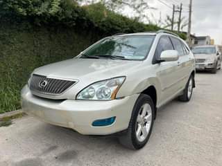 A picture of 05 rx330 reg Everything working perfectly