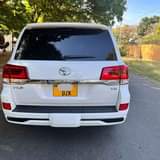 A picture of Landcruiser v8