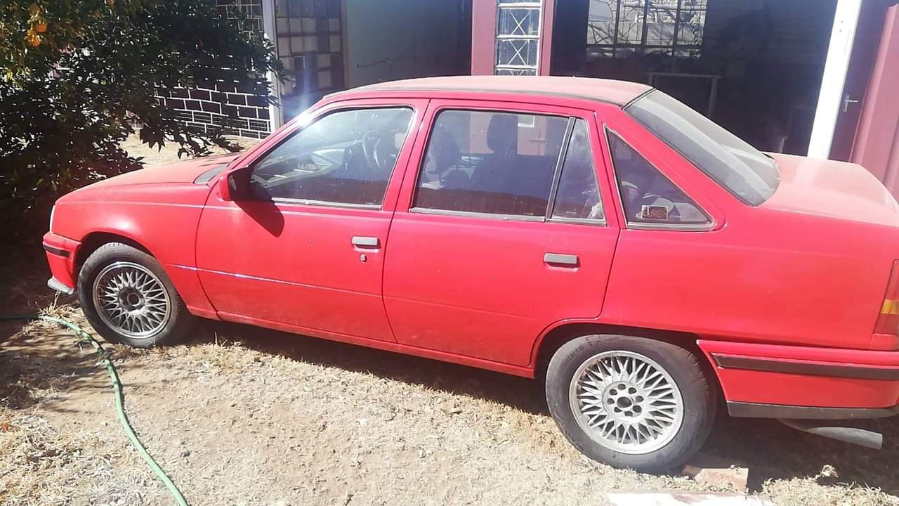 opel monza