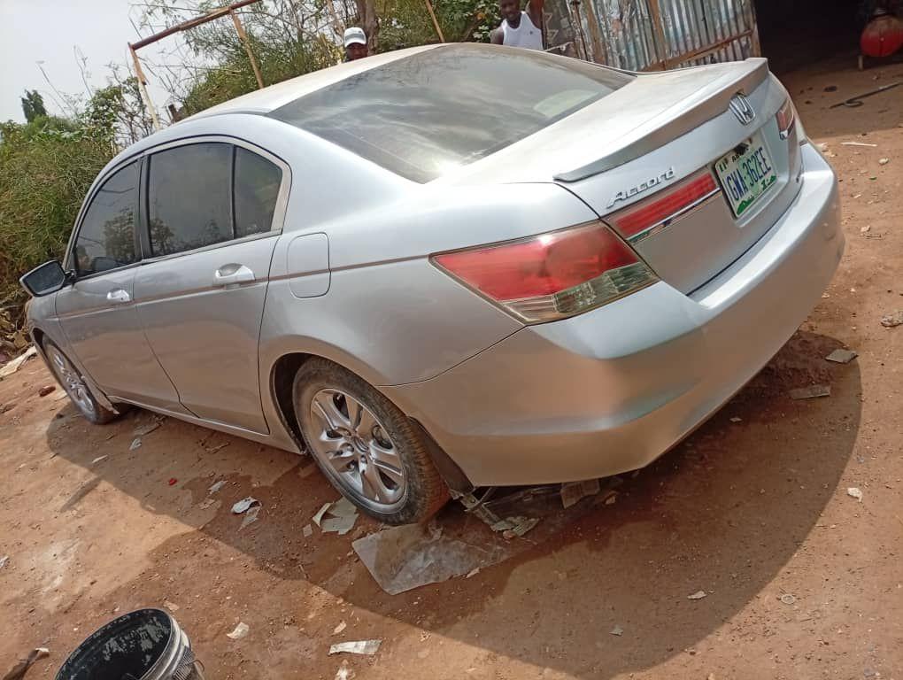 A picture of Hot distress 2010 accord With absolute nothing to fix untampered