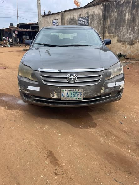 A picture of Toyota avalon 08 distress sale