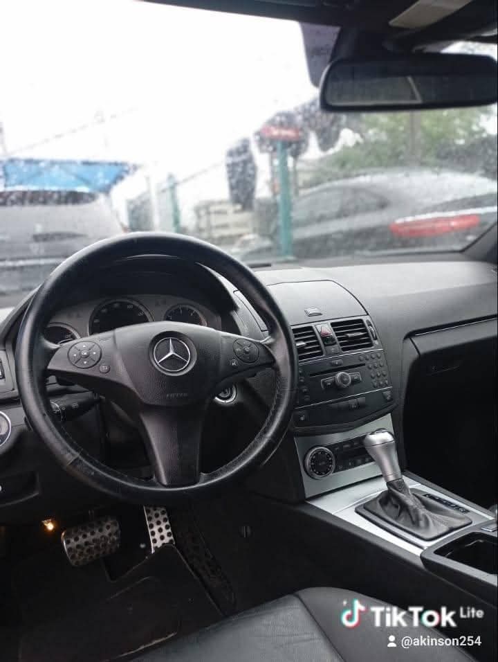 A picture of Car