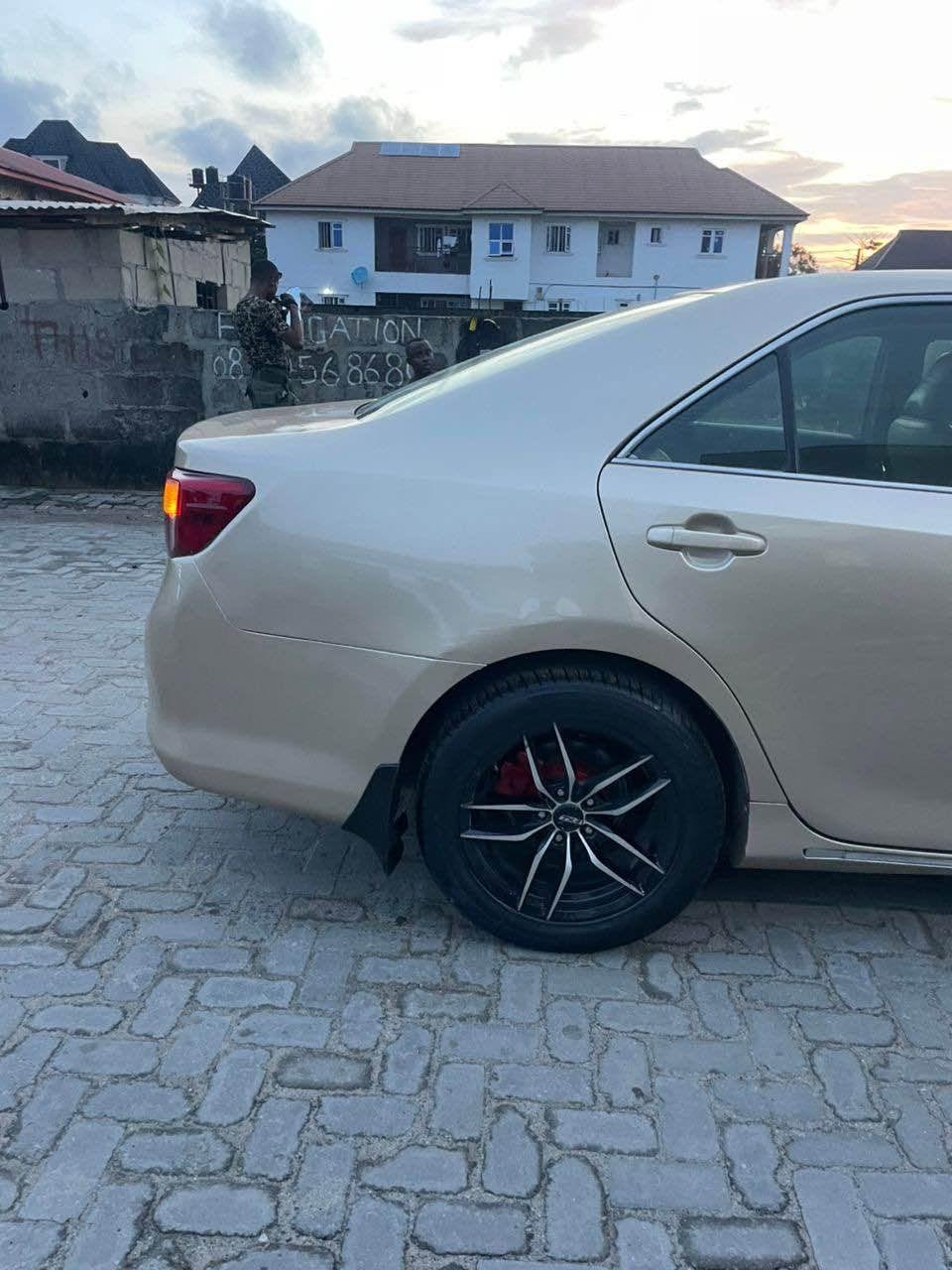 A picture of Super Clean 2013 Toyota Camry Toks Standard
