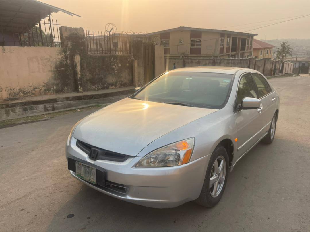 A picture of Honda accord 05