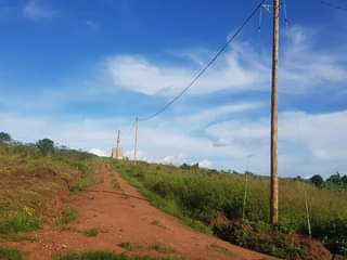 A picture of 50 100FT PLOT ON SALE NEAR TARMAC 12M 15M 18M