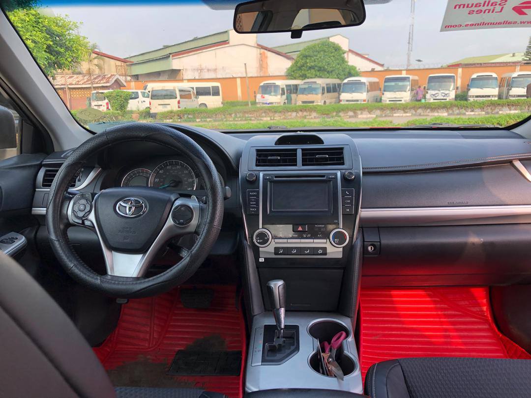 A picture of Toyota Camry sports 2013