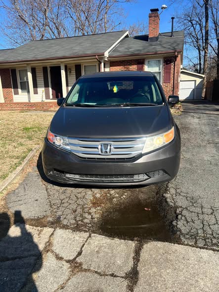 A picture of Distress sale Honda Odyssey 2012