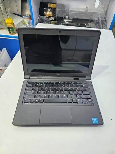 A picture of Dell latitude 3160