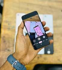 A picture of Google pixel 2 gb64 ram4