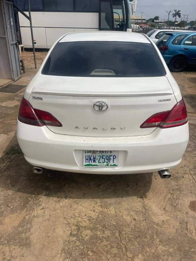 A picture of 2007 Neatly used Toyota Avalon with duty 2007 Automatic Trims