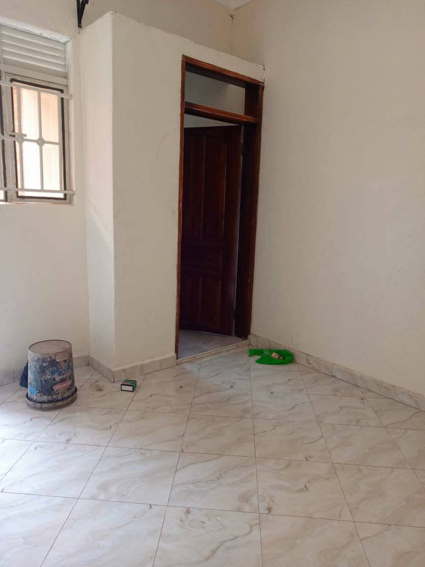 A picture of Single room with toilet for rent in Bulenga kumwenda only
