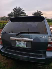 A picture of 2005 Acura MDX