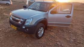 classifieds/cars isuzu