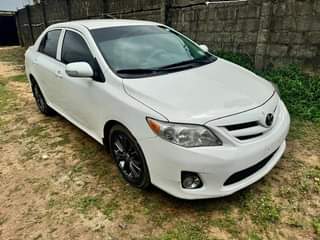 A picture of Toyota Corolla 2012 Full Options Toks STD