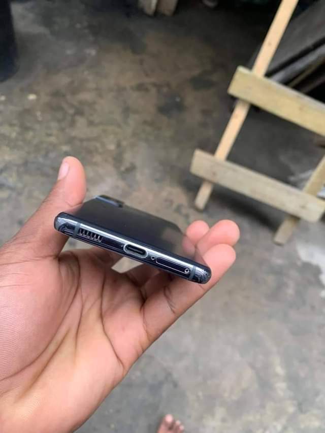 A picture of SAMSUNG GALAXY S21 ULTRA 5G