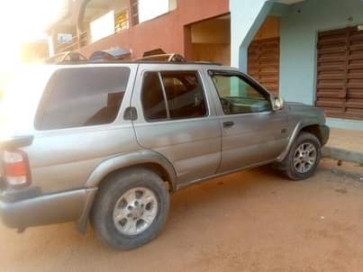 A picture of Nissan Pathfinder 01