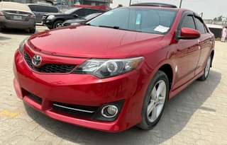 A picture of Toyota Camry 2012