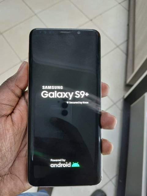 A picture of SAMSUNG s9 plus