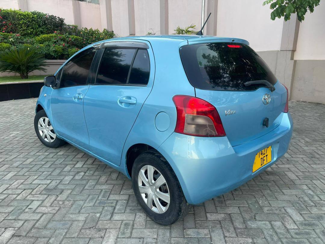 A picture of TOYOTA VITZ 