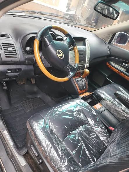 A picture of LEXUS ES350 in 330 body