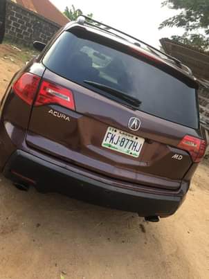 A picture of Clean ACURA MDX 2008 model very smooth drive engine purely