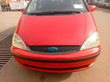 A picture of Distress distress here Belgian Ford Galaxy with everything good and