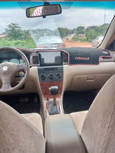 A picture of Toyota Corolla 04
