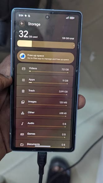 A picture of GOOGLE PIXEL 7A GB128 MPIYA KASIBA BEI 400 000 0783360709