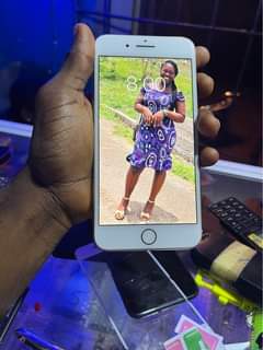 A picture of iPhone 8 Plus 64 gb