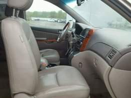 A picture of Tokunbo vehicle Toyota sienna 2005 The vehicle price is 850