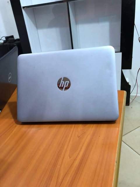A picture of Hp Elite book 820 G4