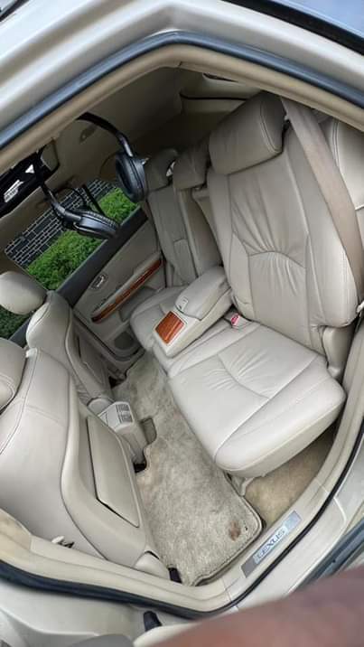 A picture of Rx330 2005 model foreign used 13 5m