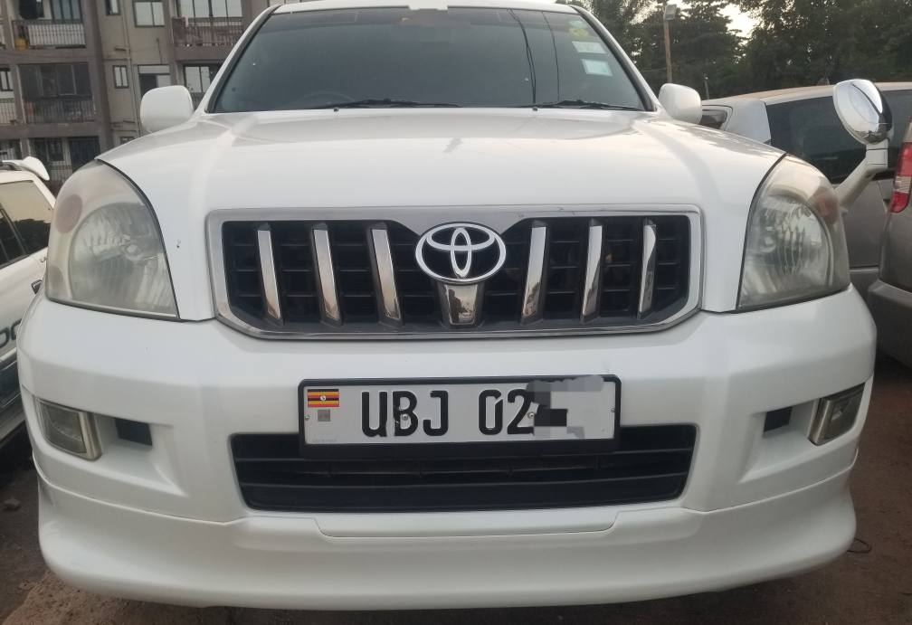 A picture of TOYOTA LAND CRUISER PARDO UBJ PRICE 85M PETROL WSTUP0759539100 CALL0776717226